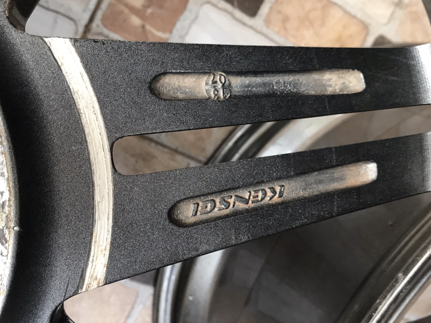 ล้อแม็กขอบ20นิ้ว6รู สวยๆ ชุดนี้ลดราคาเหลือ 7600 บาท ล้อแม็กขอบ20นิ้ว6รู สวยๆ ชุดนี้ลดราคาเหลือ 7600 บาท