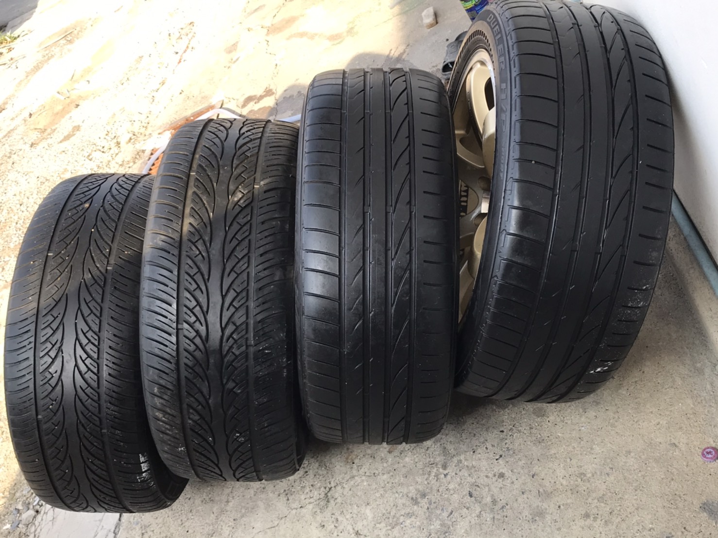 ล้อแม็กขอบ20นิ้ว6รู แถมยาง สวยๆ ชุดนี้ลดราคาเหลือ 6900 บาท ล้อแม็กขอบ20นิ้ว6รู แถมยาง สวยๆ ชุดนี้ลดราคาเหลือ 6900 บาท