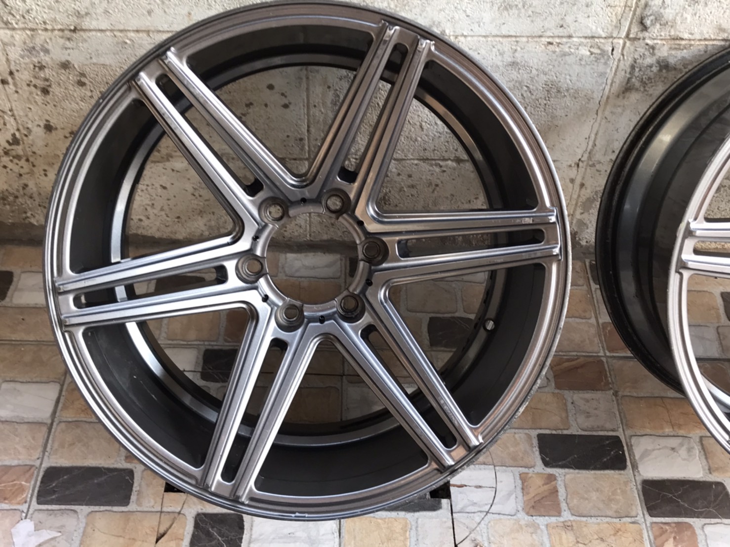 ล้อแม็กขอบ20นิ้ว6รู สวยๆ ชุดนี้ลดราคาเหลือ 7600 บาท ล้อแม็กขอบ20นิ้ว6รู สวยๆ ชุดนี้ลดราคาเหลือ 7600 บาท