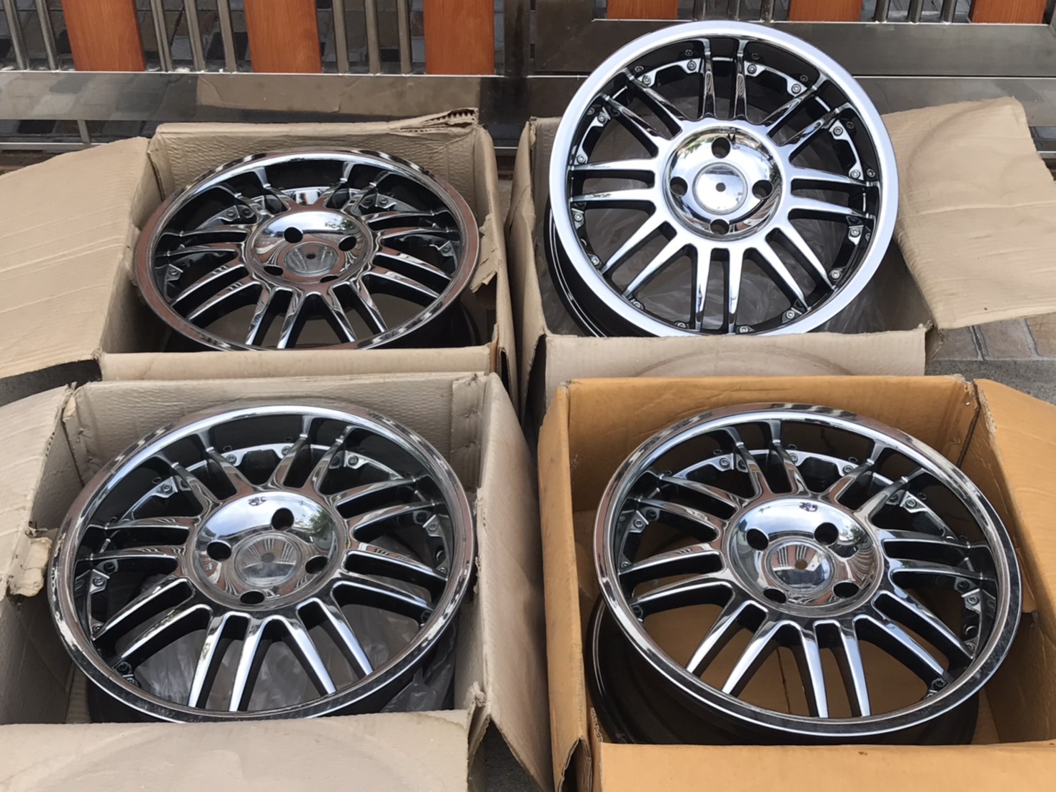 ล้อแม็ก ล้อใหม่ขอบ15นิ้ว4รู100 สวยๆ ชุดนี้ลดราคาเหลือ 3900 บาท ล้อแม็ก ล้อใหม่ขอบ15นิ้ว4รู100 สวยๆ ชุดนี้ลดราคาเหลือ 3900 บาท