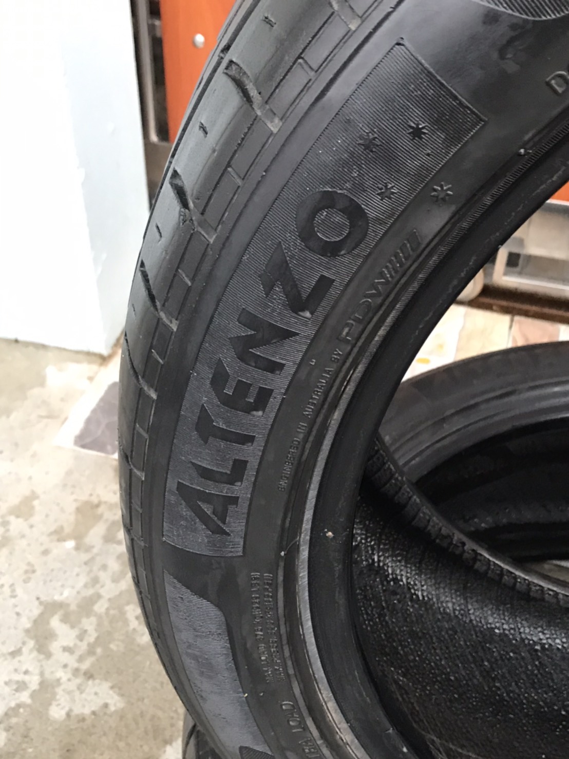 ยาง 245/45ZR20 ปี16 สวยๆ ชุดนี้ลดราคาเหลือ 1900 บาท ยาง 245/45ZR20 ปี16 สวยๆ ชุดนี้ลดราคาเหลือ 1900 บาท