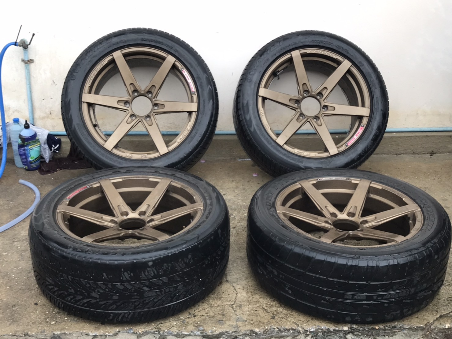 ล้อแม็กขอบ20นิ้ว6รูสวยๆ แถมยาง สวยๆ ชุดนี้ลดราคาเหลือ 6900 บาท