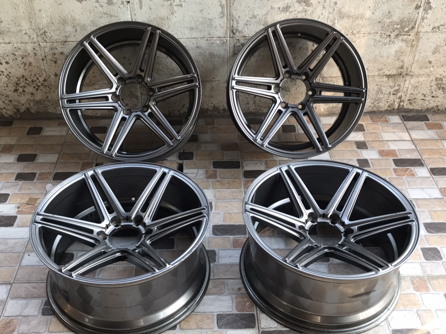 ล้อแม็กขอบ20นิ้ว6รู สวยๆ ชุดนี้ลดราคาเหลือ 7600 บาท ล้อแม็กขอบ20นิ้ว6รู สวยๆ ชุดนี้ลดราคาเหลือ 7600 บาท