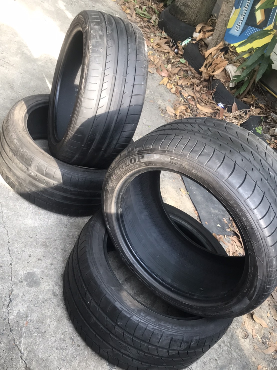 ยางรันแฟส 275/40 และ 315/35 ขอบ20 สวยๆ ชุดนี้ลดราคาเหลือ 3200 บาท ยางรันแฟส 275/40 และ 315/35 ขอบ20 สวยๆ ชุดนี้ลดราคาเหลือ 3200 บาท