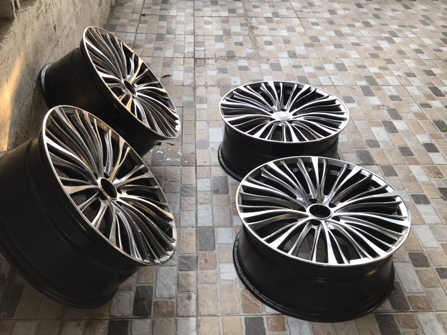 ล้อแม็กขอบ20นิ้ว5รู114 ชุดนี้ลดราคาเหลือ 7900บาท ล้อแม็กขอบ20นิ้ว5รู114 ชุดนี้ลดราคาเหลือ 7900บาท