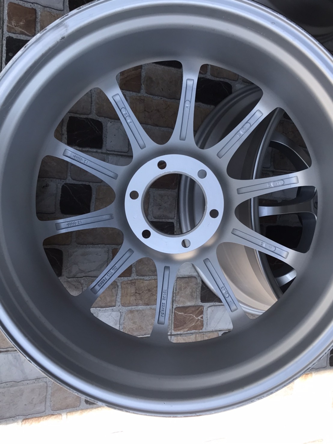 ล้อแม็กขอบ22นิ้ว6รูสวยๆ ชุดนี้ลดราคาเหลือ8900บาท ล้อแม็กขอบ22นิ้ว6รูสวยๆ ชุดนี้ลดราคาเหลือ8900บาท