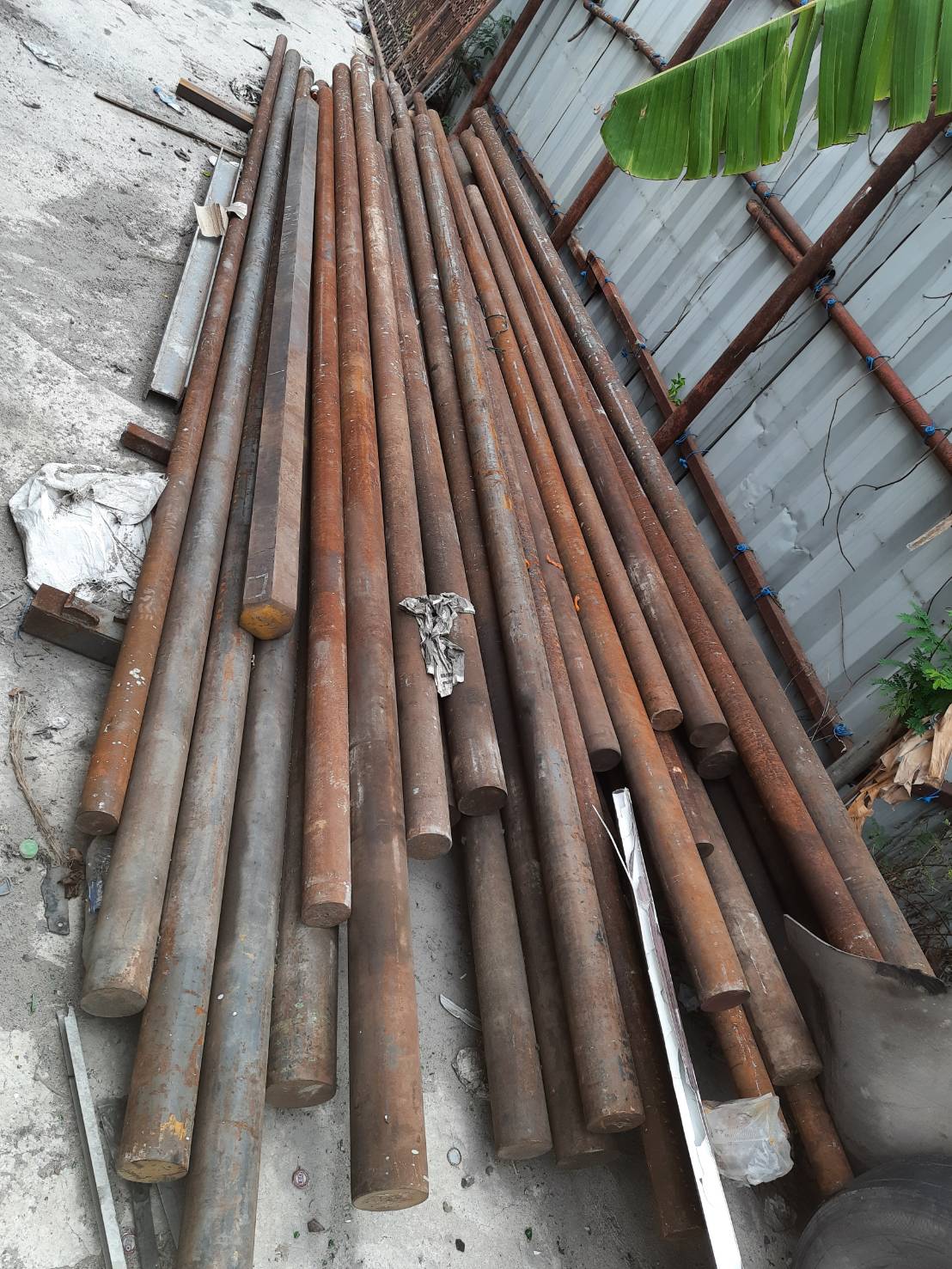 ขายเหล็กเพลา หลายขนาด กิโลละ 20 บาท