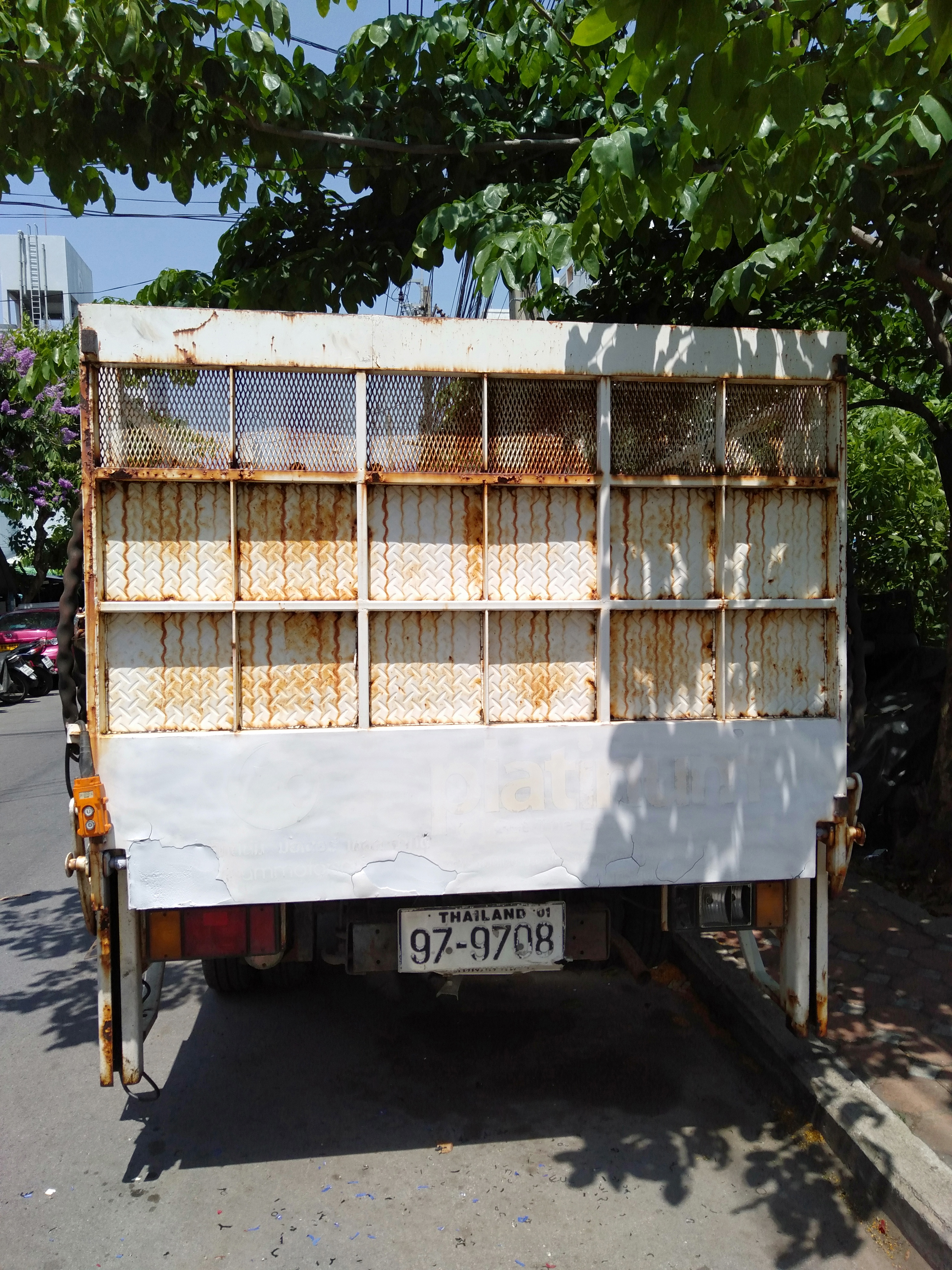 ขายกระบะลอยพร้อมลิฟท์ท้าย ไฟ12V ขายกระบะลอยพร้อมลิฟท์ท้าย ไฟ12V