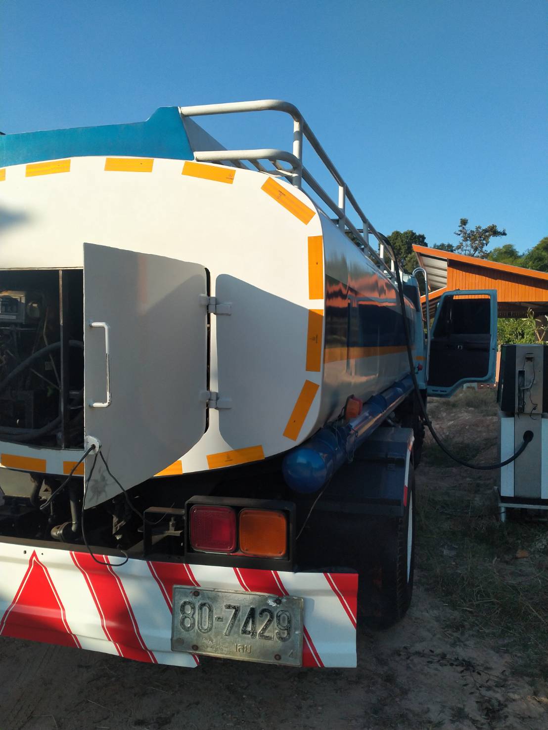 01/12/63.ขายรถบรรทุกน้ำROCKY175 ถังน้ำมัน3ช่อง9000ลิตร 01/12/63.ขายรถบรรทุกน้ำROCKY175 ถังน้ำมัน3ช่อง9000ลิตร