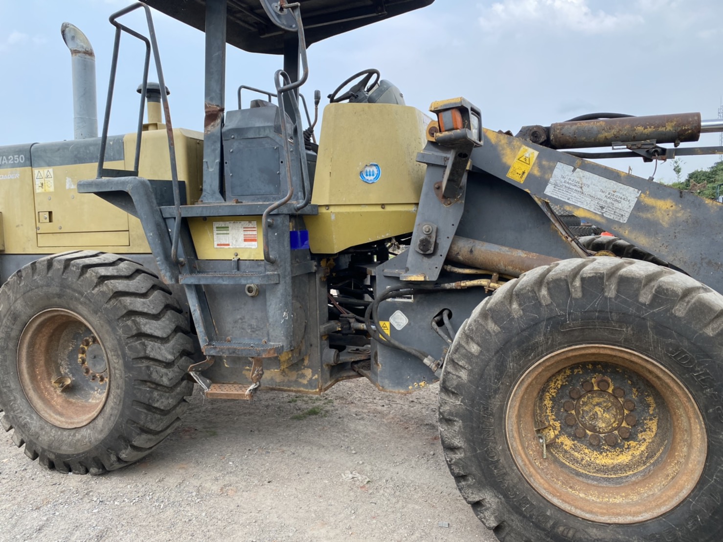 28/03/64. ขายรถตักล้อยางKOMATSU WA250 28/03/64. ขายรถตักล้อยางKOMATSU WA250