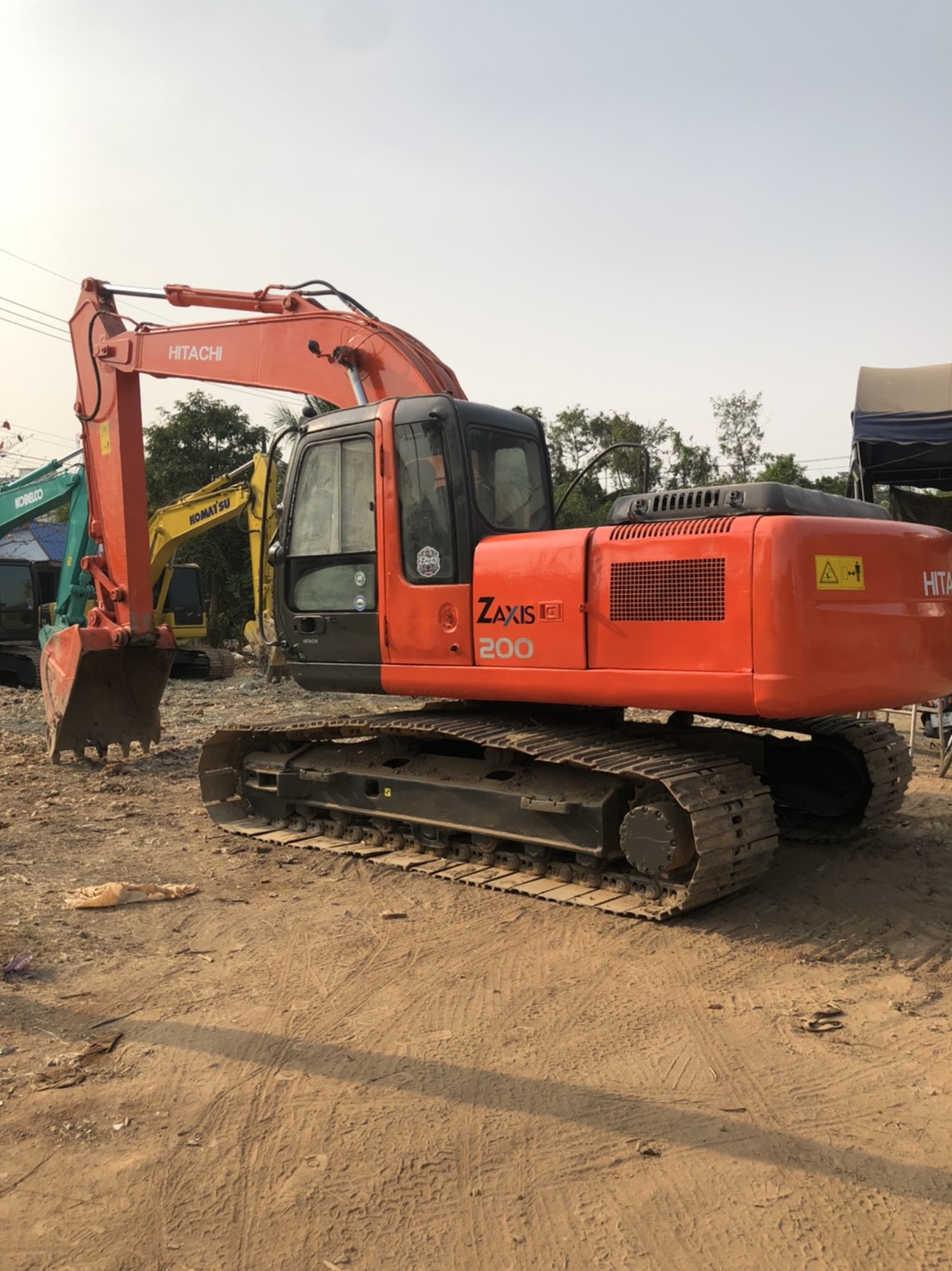 04/02/64.ขายHITACHI ZX200-1 เทอโบใหม่ ชุดซ่อมไดคูแลกเจอใหม่ ไล่ระบบเต็มทุกจุด แอร์เย็นช่วงล่างได้ไฟฟ้าครบใบแทรคใส้ให้ครบ เล่มทะเบียน รถสภาพพร้อมใช้งาน