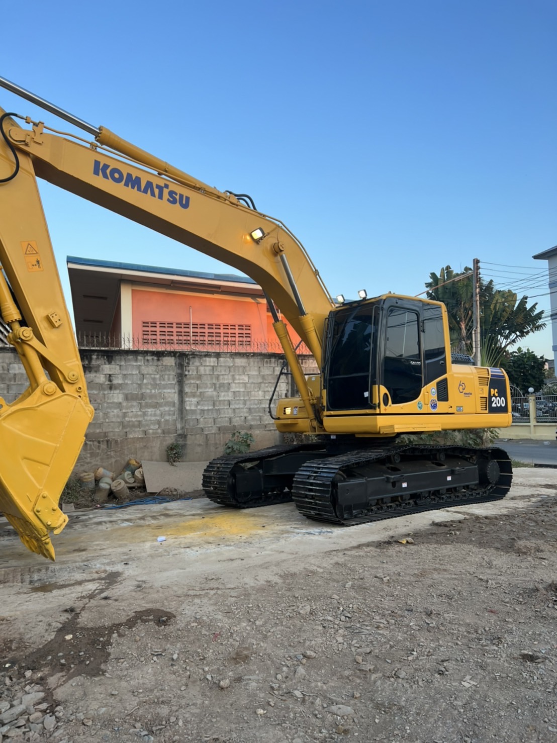 10/01/65.ขายKOMATSU PC200-8