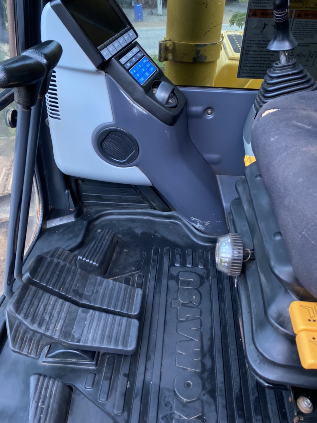 23/10/63.KOMATSU PC300-8 รถสวยพร้อมใช้เอกสารอินวอย