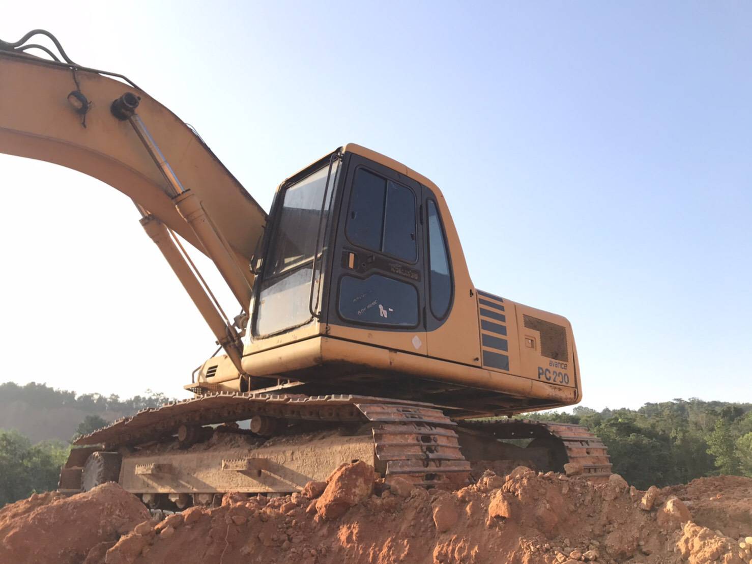 08/02/64ขายKOMATSU PC200-6 ไฟฟ้าครบ เอกสารอินวอยรถสภาพสวย