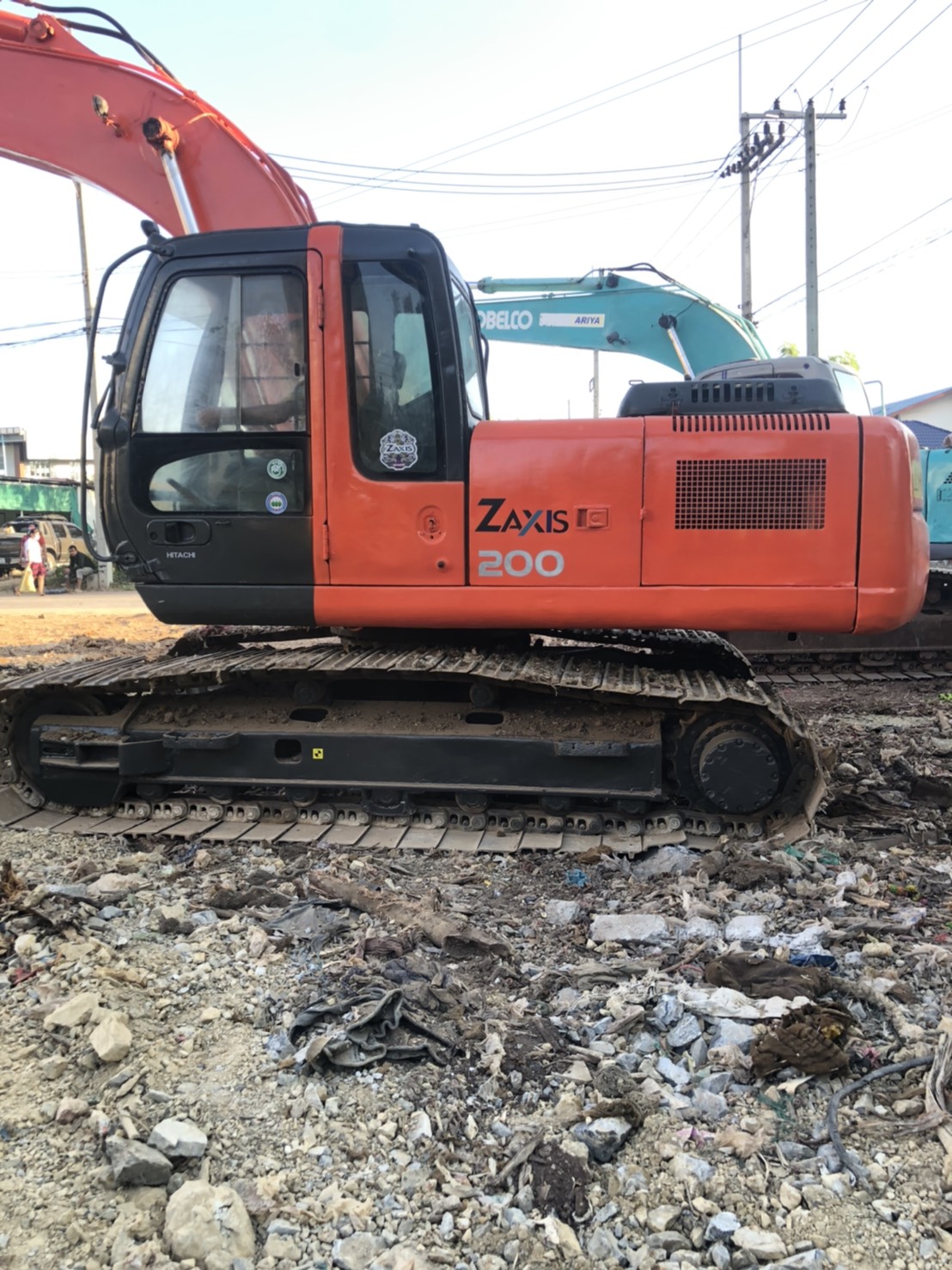 24/01/64.ขายHITACHI ZX200-1 สวยพร้อมใช้เครื่องปั้มดีไม่มีโหลด ไฟฟ้าเต็มช่วงล่างได้โซ่เฟลมสวยเอวแน่น