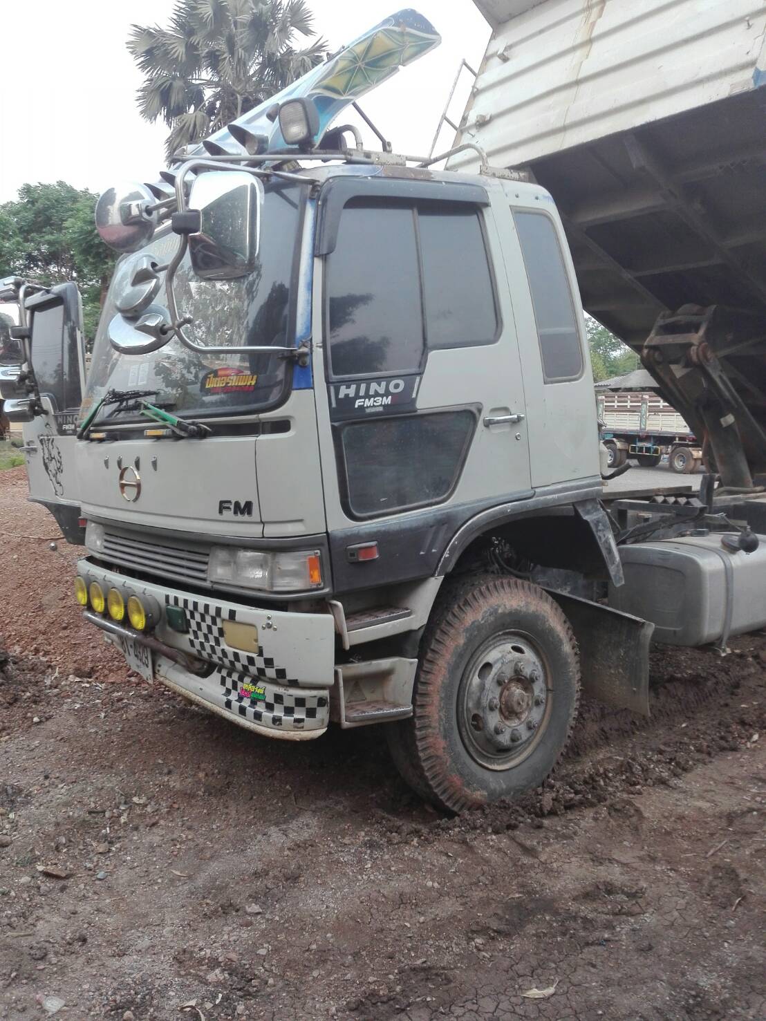 23/12/63.ขาย10ล้อดั้มพ์HINO FM3Mปี43 วางเครื่องJO8C260แรง มีใบคุมเครื่องพร้อม คอมนอก10,000