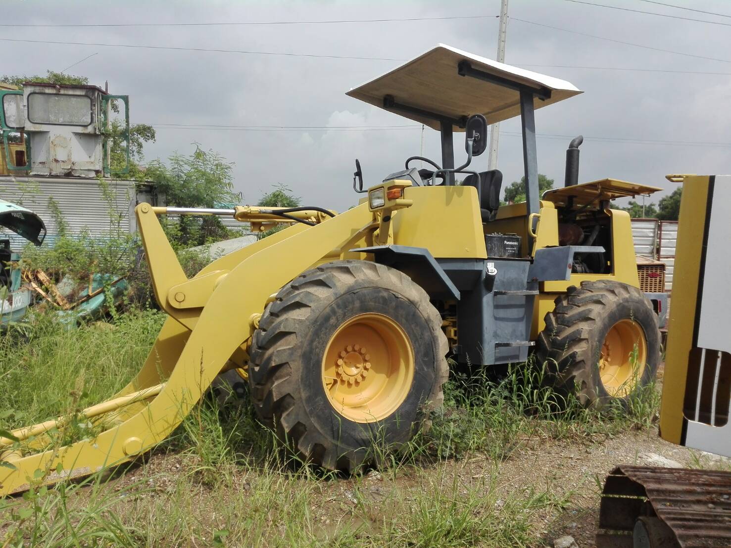 รถตักล้อยางKOMATSU WA100-3 เอกสารใบซื้อขายโทร083-181-4922 สุ รถตักล้อยางKOMATSU WA100-3 เอกสารใบซื้อขายโทร083-181-4922 สุ