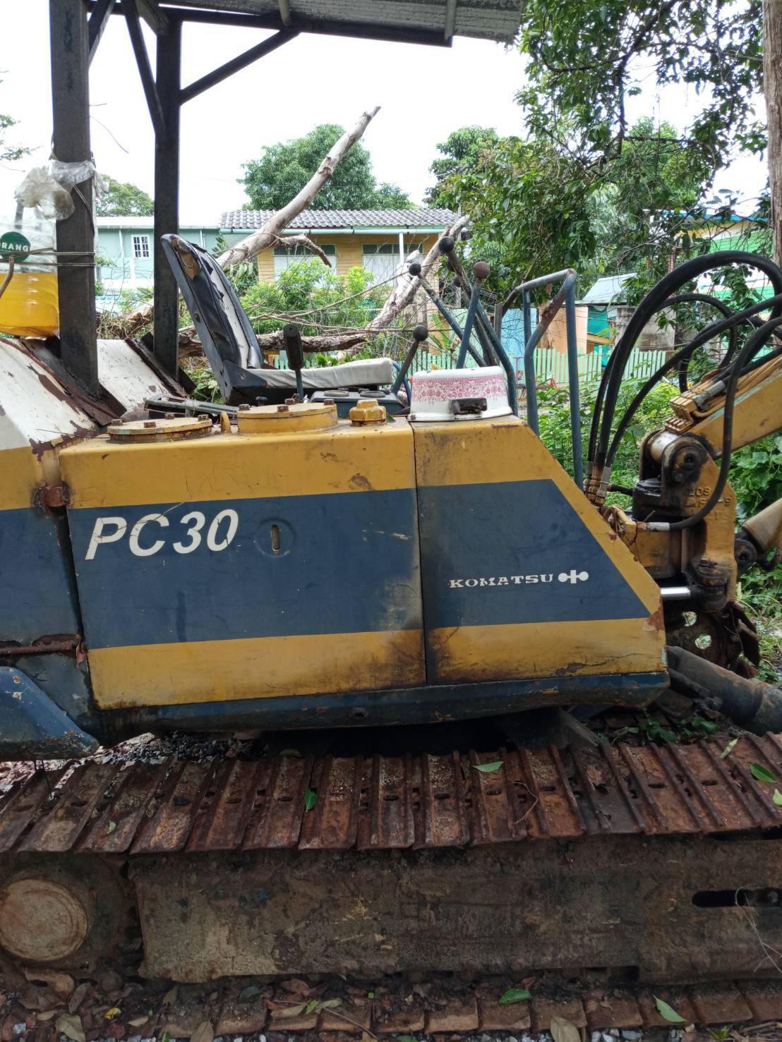 KOMATSU PC30-3 ขายตามสภาพ โทร083-181-4922 สุ
