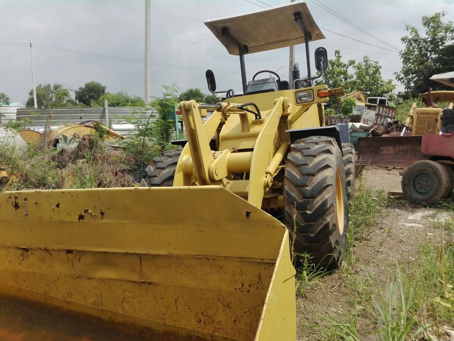 รถตักล้อยางKOMATSU WA100-3 เอกสารใบซื้อขายโทร083-181-4922 สุ รถตักล้อยางKOMATSU WA100-3 เอกสารใบซื้อขายโทร083-181-4922 สุ