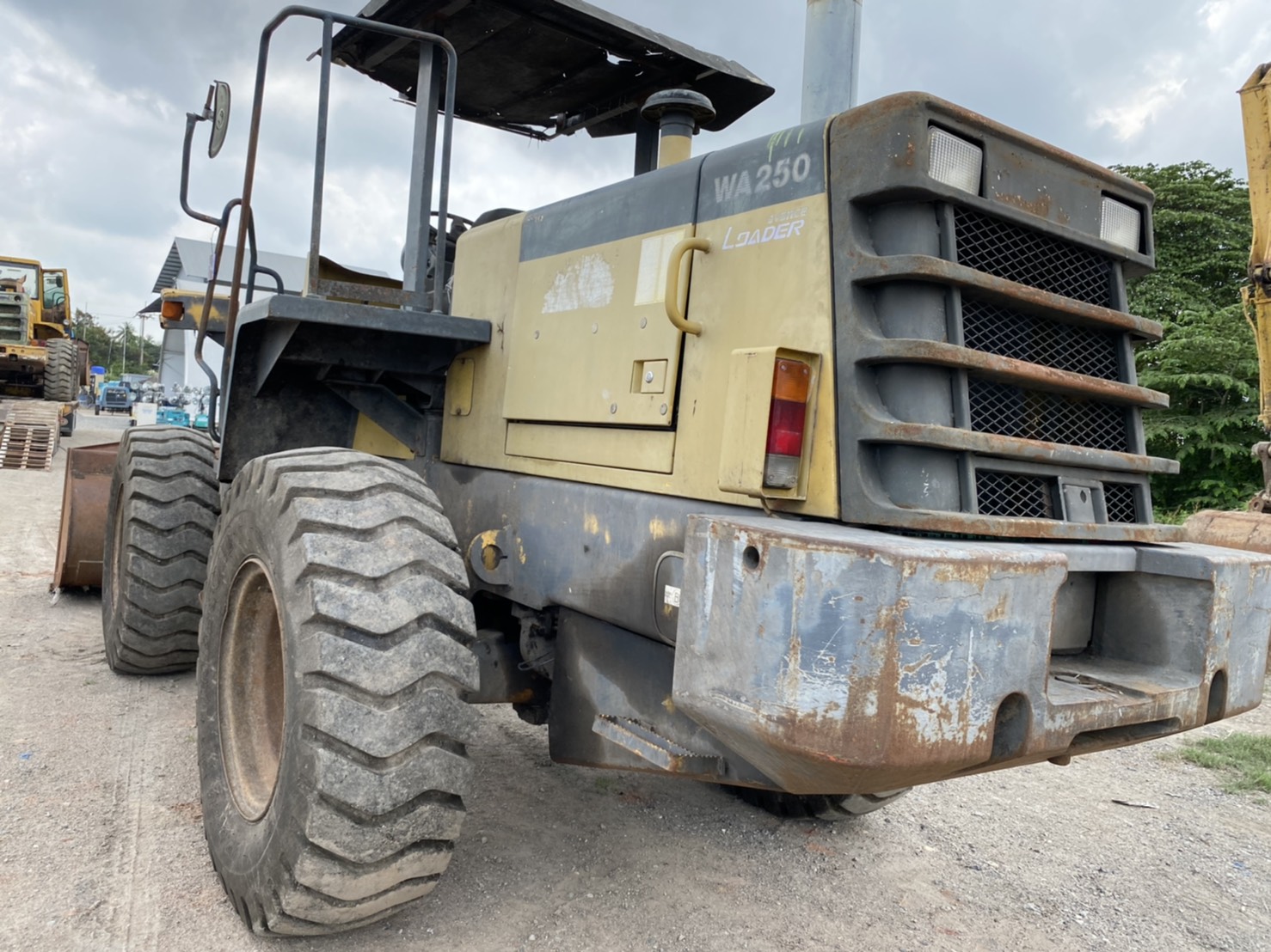 28/03/64. ขายรถตักล้อยางKOMATSU WA250