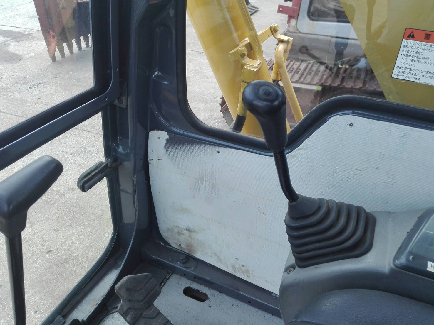 KOMATSU PC60-7 เก่าญี่ปุ่นมี2คันราคา690,000กับ550,000 เอกสารใบแจ้งจำหน่ายสภาพสวย โทร083-181-4922สุ