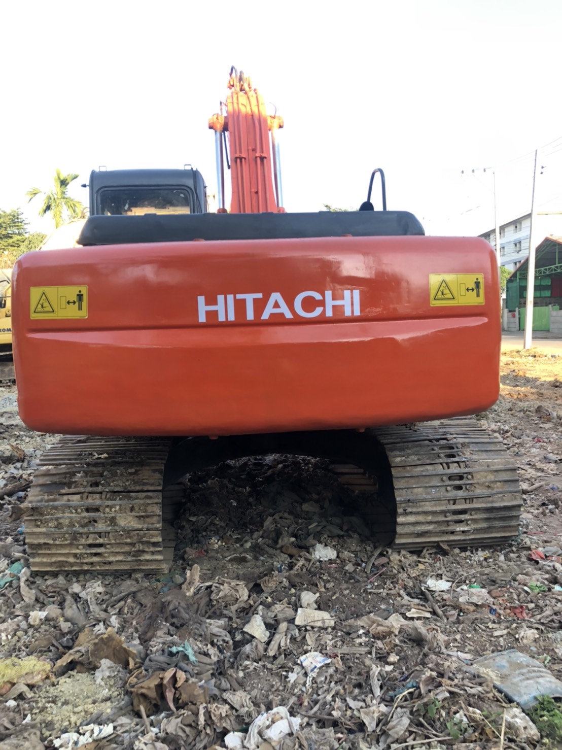 24/01/64.ขายHITACHI ZX200-1 สวยพร้อมใช้เครื่องปั้มดีไม่มีโหลด ไฟฟ้าเต็มช่วงล่างได้โซ่เฟลมสวยเอวแน่น