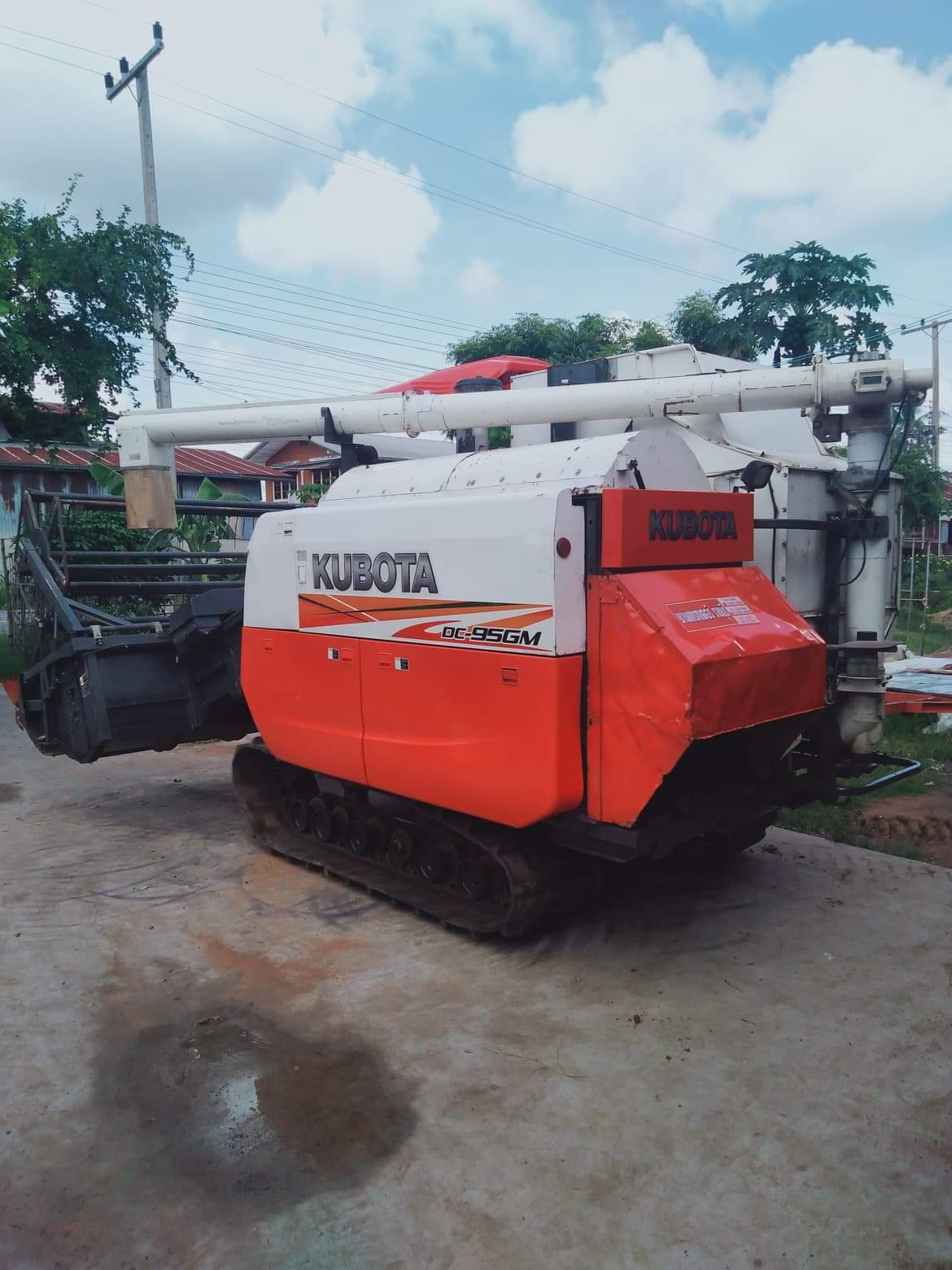 ขายรถเกี่ยว95เล่มพร้อมโอนสนใจ0868780038