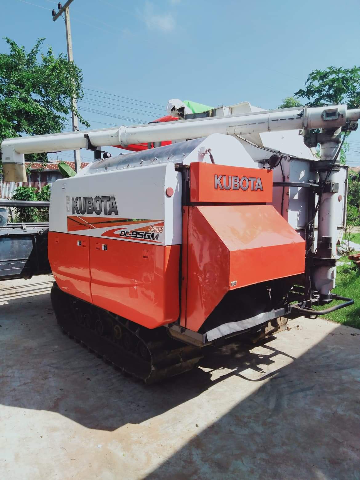 ขายรถเกี่ยว95เล่มพร้อมโอนสนใจ0868780038