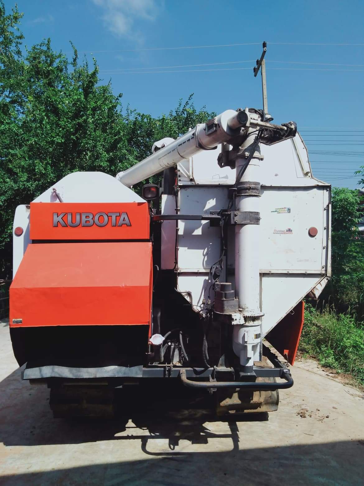 ขายรถเกี่ยว95เล่มพร้อมโอนสนใจ0868780038