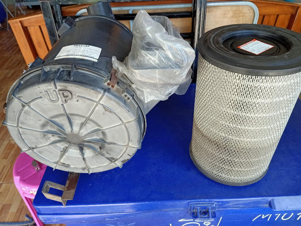 หม้อกรองอากาศพร้อมไส้กรอง ISUZU DECA 240 แท้