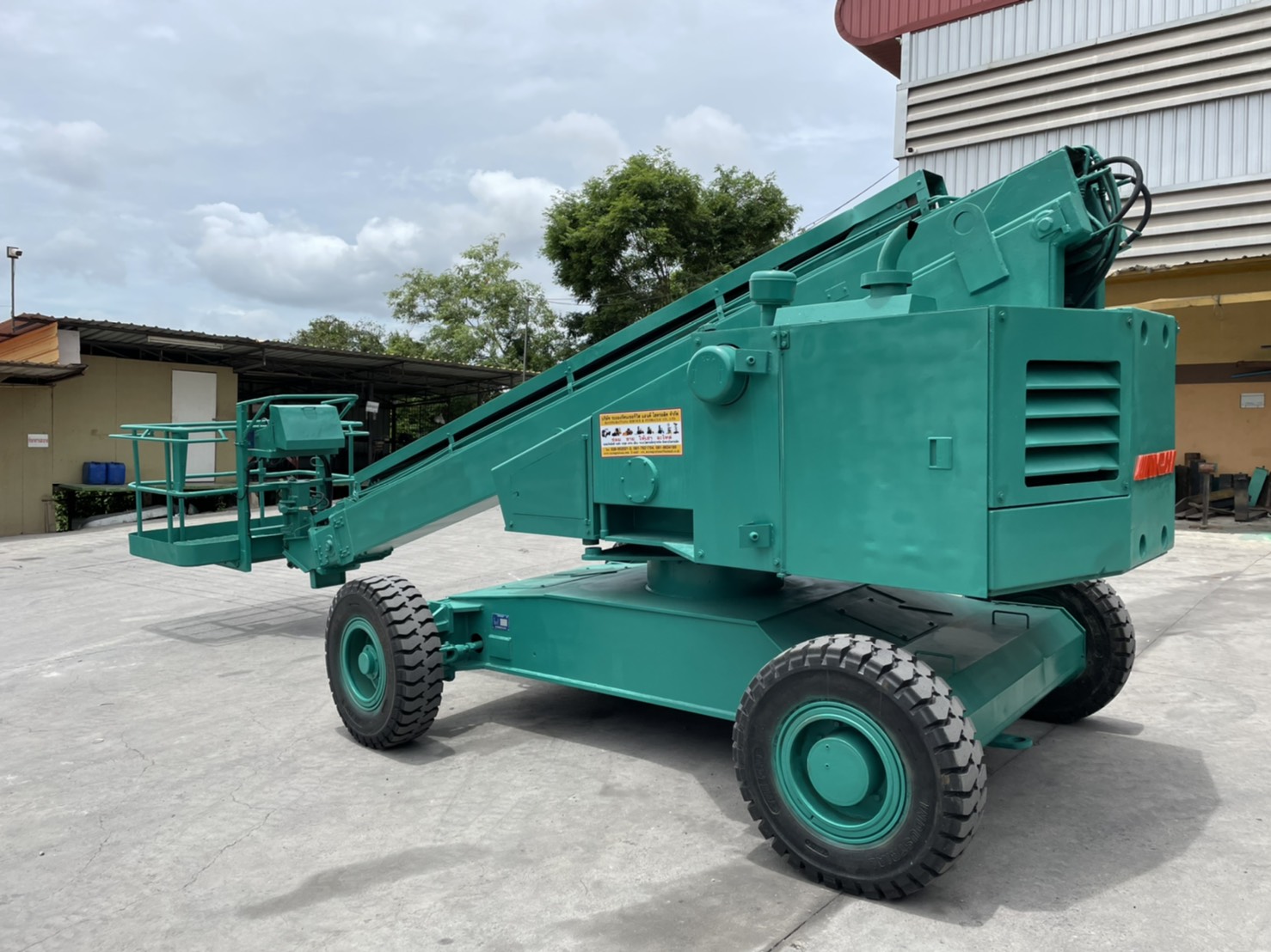 รถกระเช้า Boomlift AICHI SP150 มือสองสภาพพร้อมใช้งาน