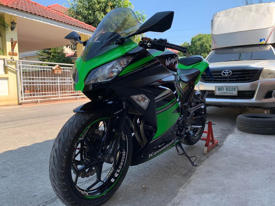 Kawasaki Ninja 300 ABS ตัว KRT ลดได้ ส่งฟรี Kawasaki Ninja 300 ABS ตัว KRT ลดได้ ส่งฟรี