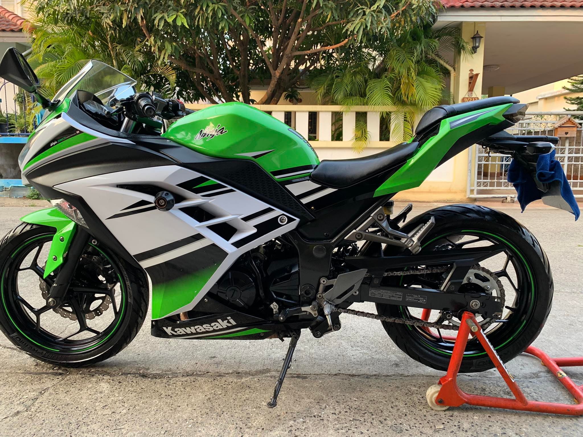 Kawasaki Ninja300 ABS ตัวฉลอง 30 ปี รถมือเดียว ขี่ดีมากๆ ครับ