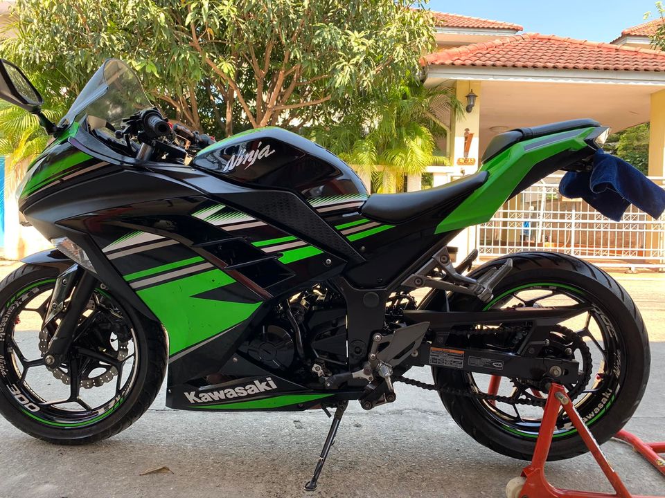 Kawasaki Ninja 300 ABS ตัว KRT ลดได้ ส่งฟรี Kawasaki Ninja 300 ABS ตัว KRT ลดได้ ส่งฟรี
