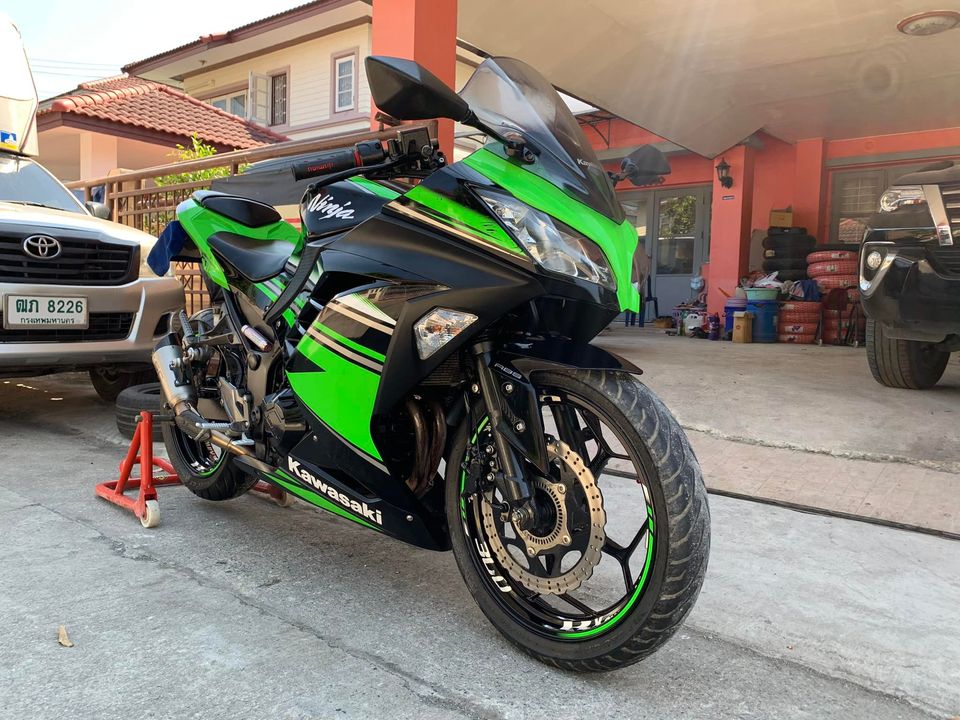 Kawasaki Ninja 300 ABS ตัว KRT ลดได้ ส่งฟรี Kawasaki Ninja 300 ABS ตัว KRT ลดได้ ส่งฟรี