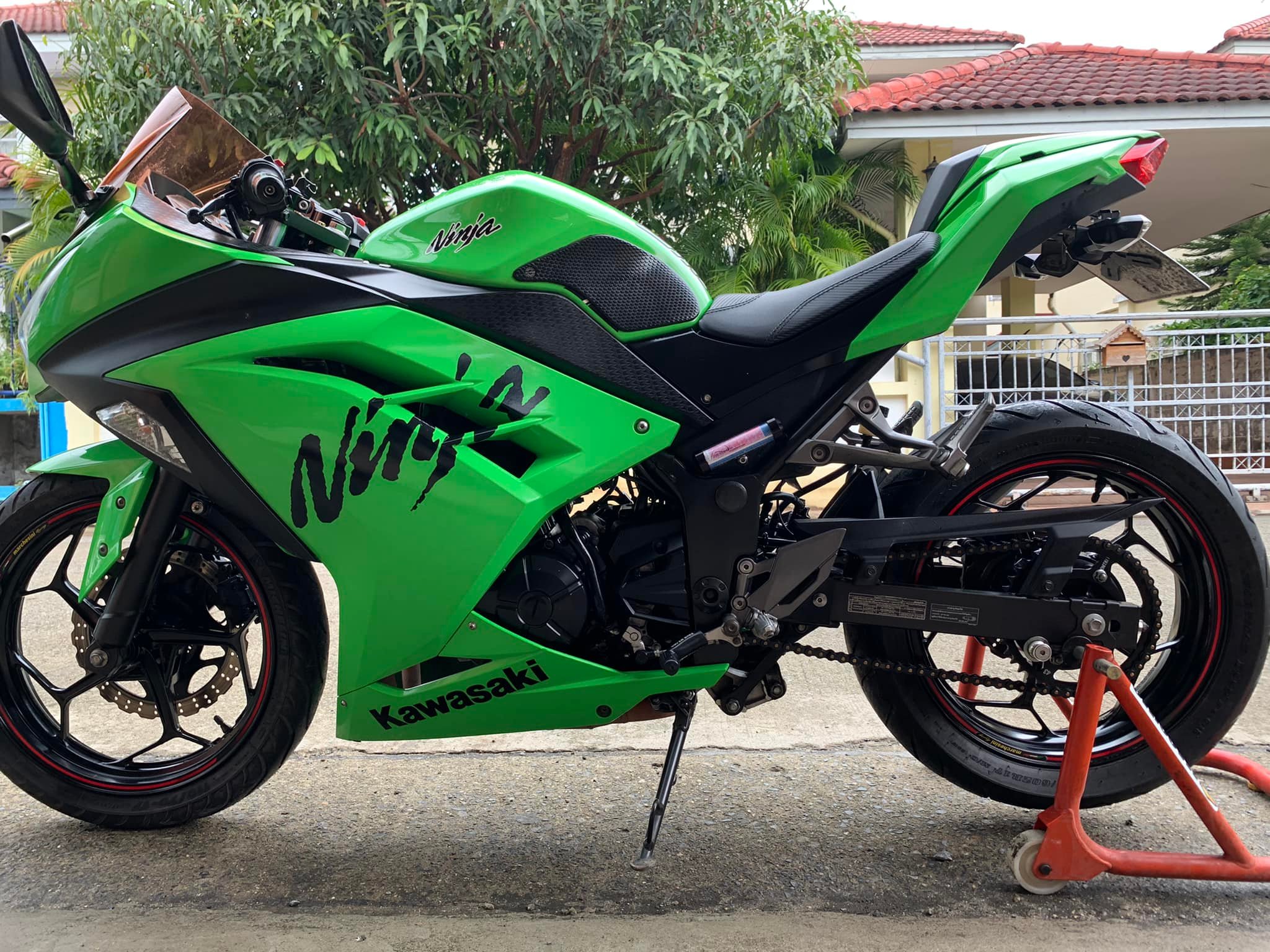 Kawasaki Ninja 300 ABS สูบคู่ รถสวยมาก วิ่งน้อย กุญแจ 2 ดอก