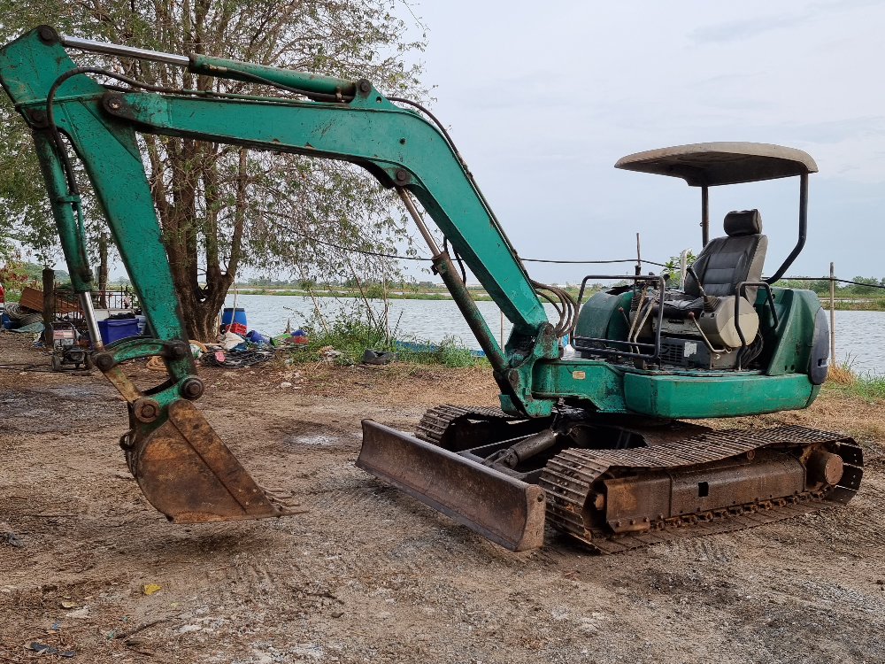 โคมัสสุ PC 40 R พร้อมใช้