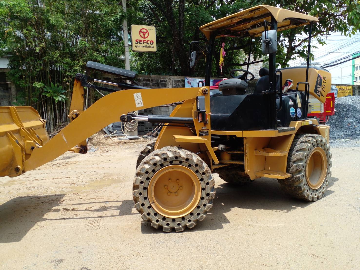 ขายรถตัก CAT-902-B เก่านอก มีเอกสารแจ้งจำหน่าย  ต่อรองได้ครับ รถสวยมาก