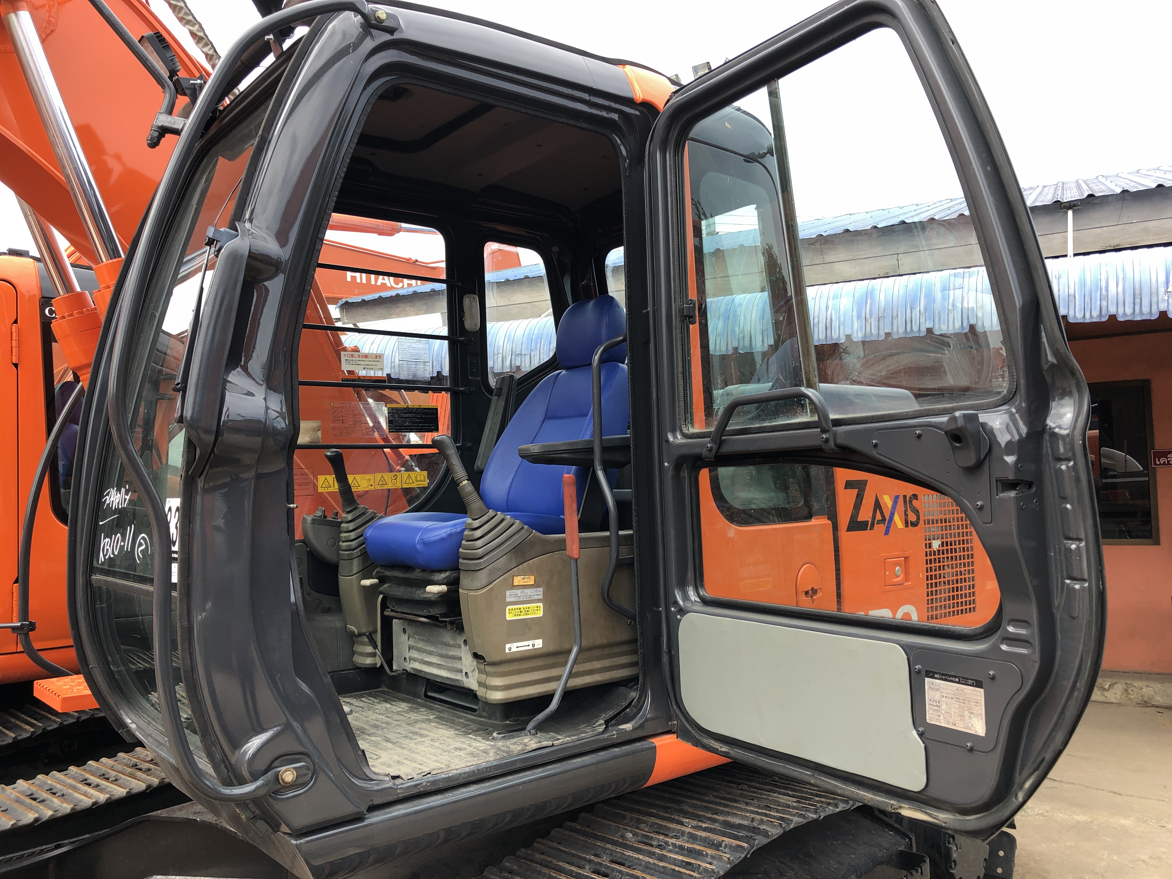 รถขุด ฮิตาชิ นำเข้าญี่ปุ่น รุ่น ZX120 ตรวจเช็คสภาพ พร้อมใช้งาน โทร 0868475260