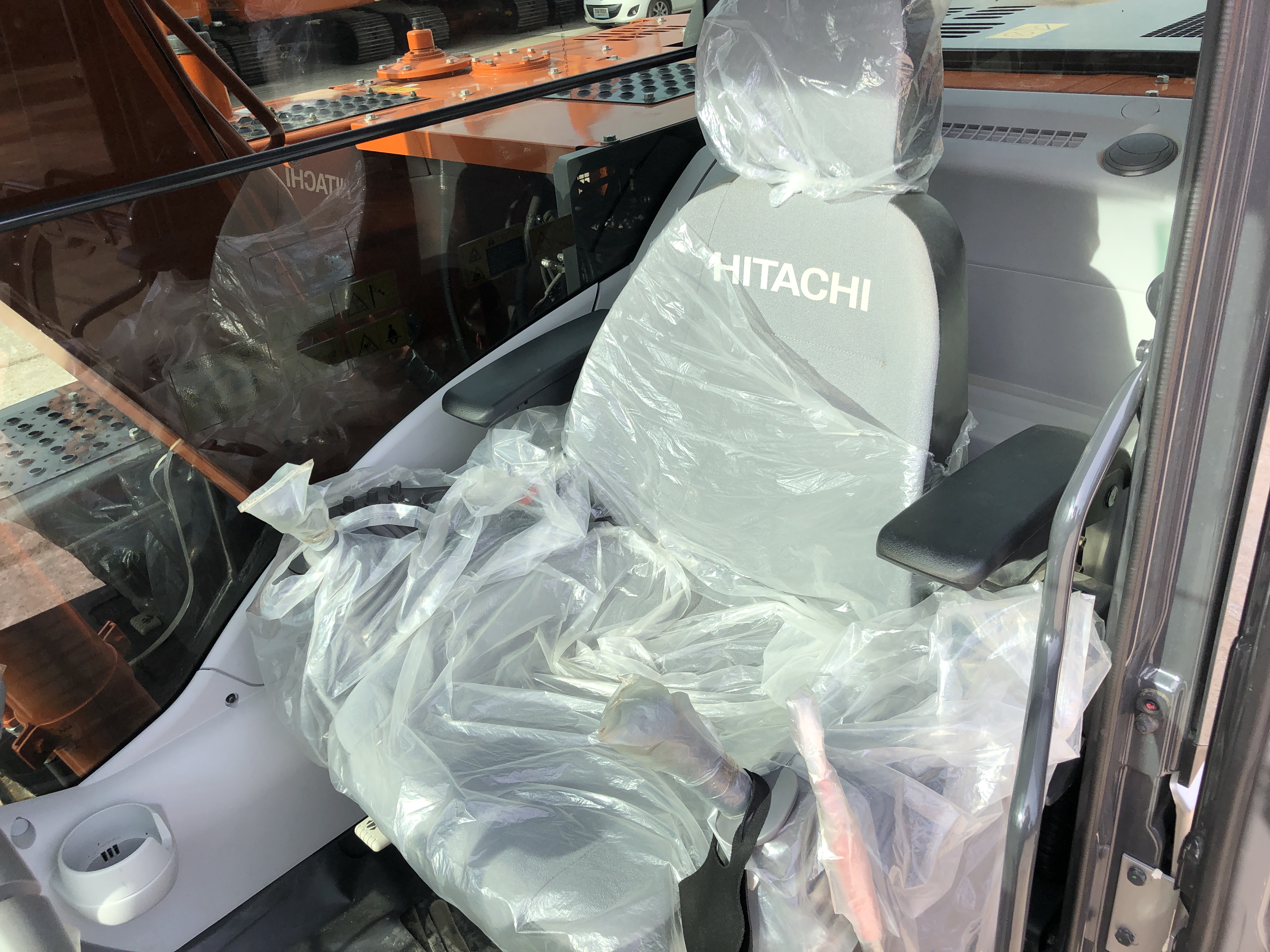 รถขุด ฮิตาชิ รุ่น ZX130-5G สภาพเหมือนใหม่ โทร 0868475260