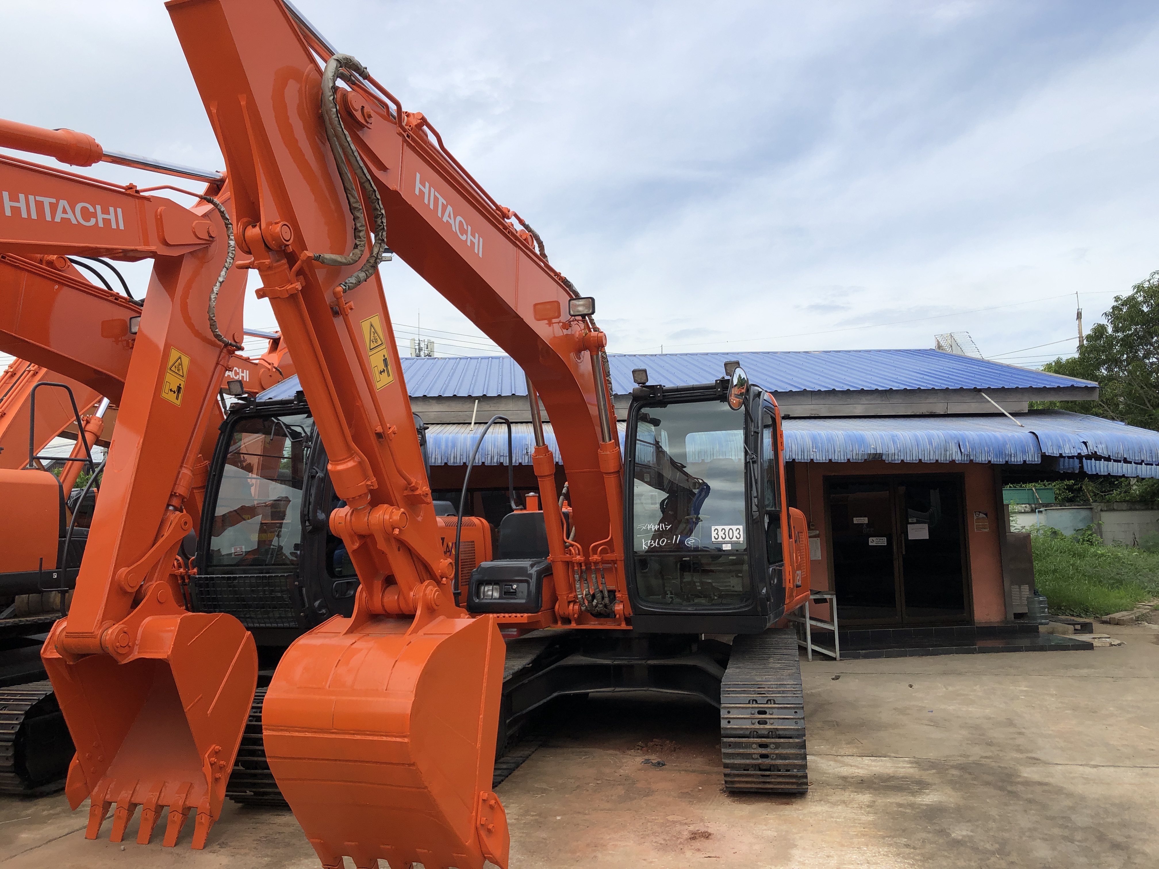 รถขุด ฮิตาชิ นำเข้าญี่ปุ่น รุ่น ZX120 ตรวจเช็คสภาพ พร้อมใช้งาน โทร 0868475260