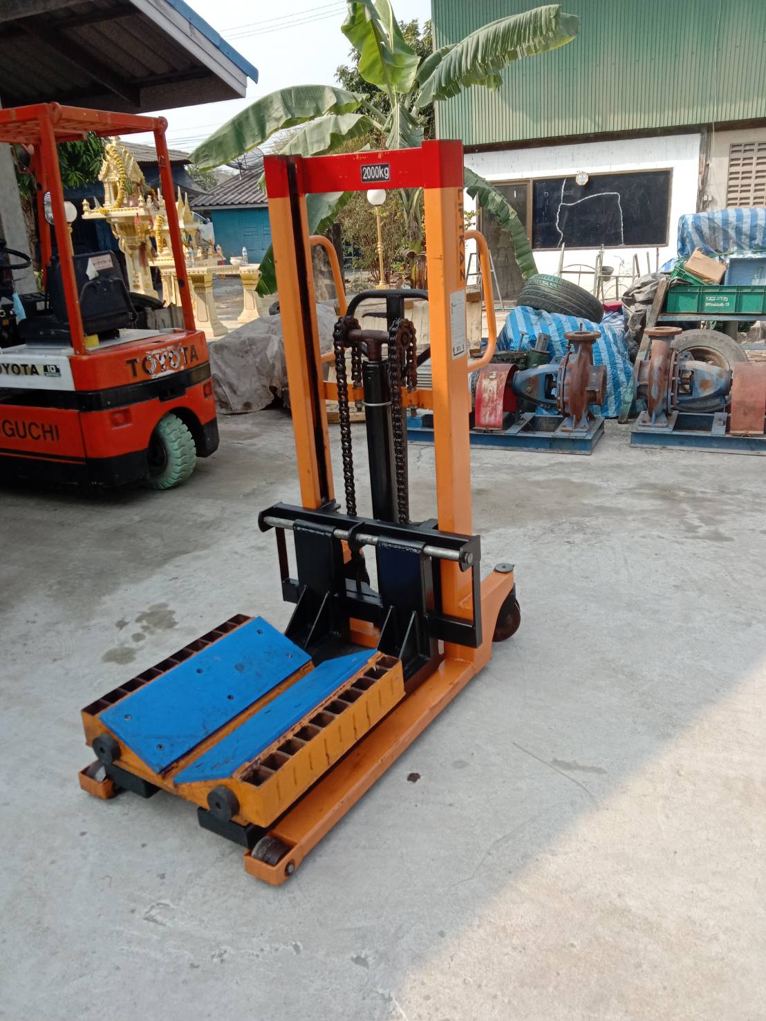 รถยกไฮดรอลิค