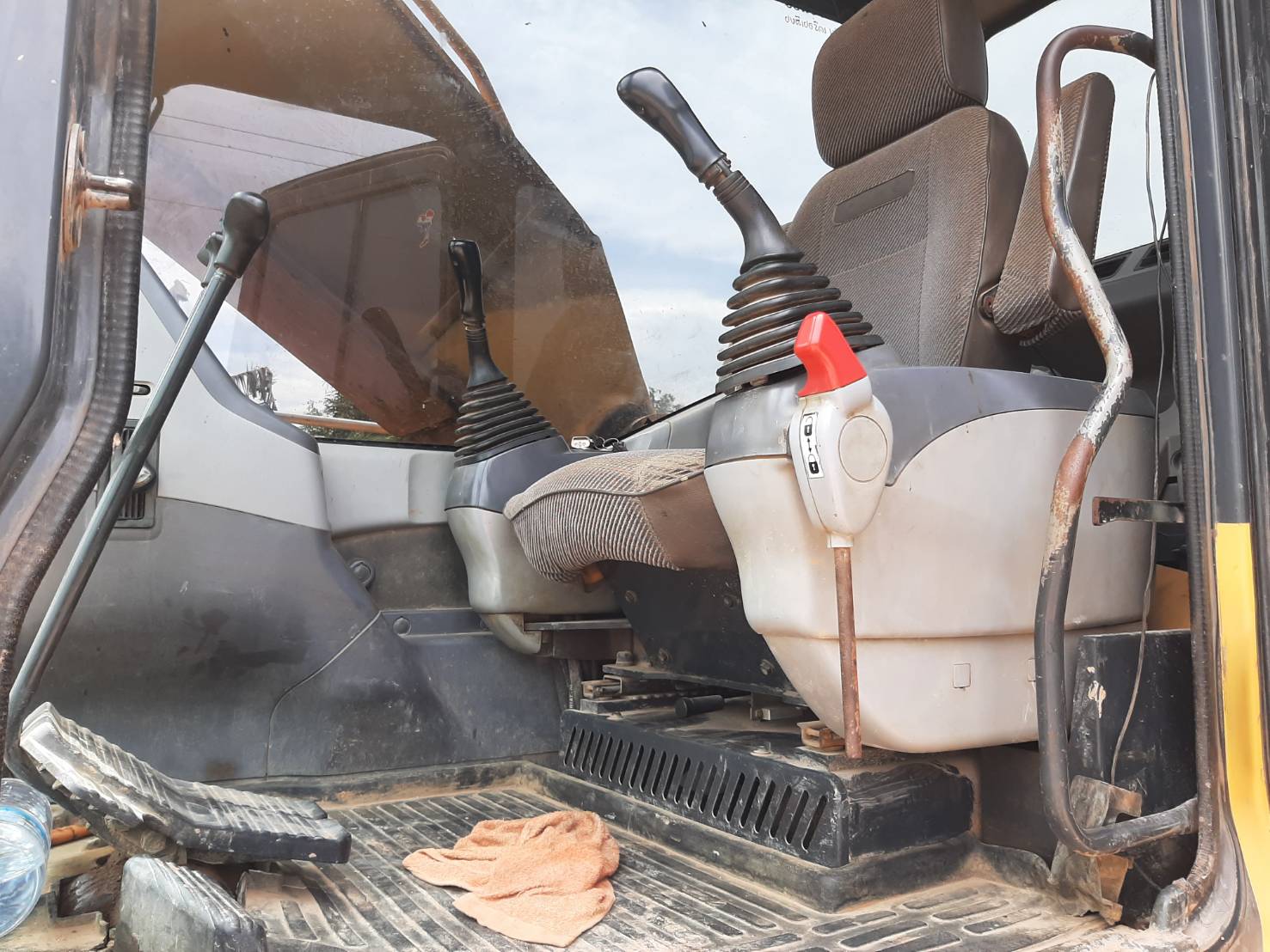 ขายรถแบคโฮ KOMATSU PC200-7