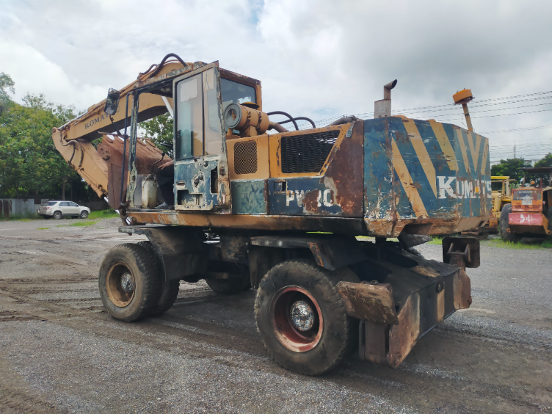 ขายรถแบคโฮล้อยาง KOMATSU WP200-1เอกสารทะเบียน