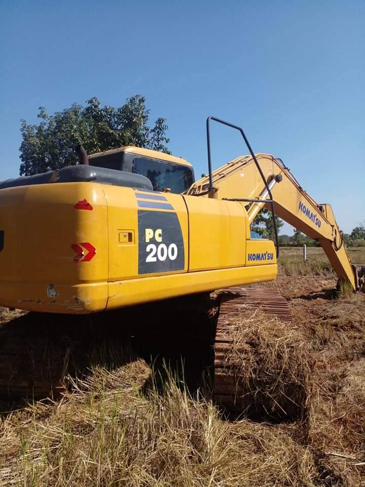 ขายรถแบบโฮ KOMATSU PC200-7 ขายรถแบบโฮ KOMATSU PC200-7