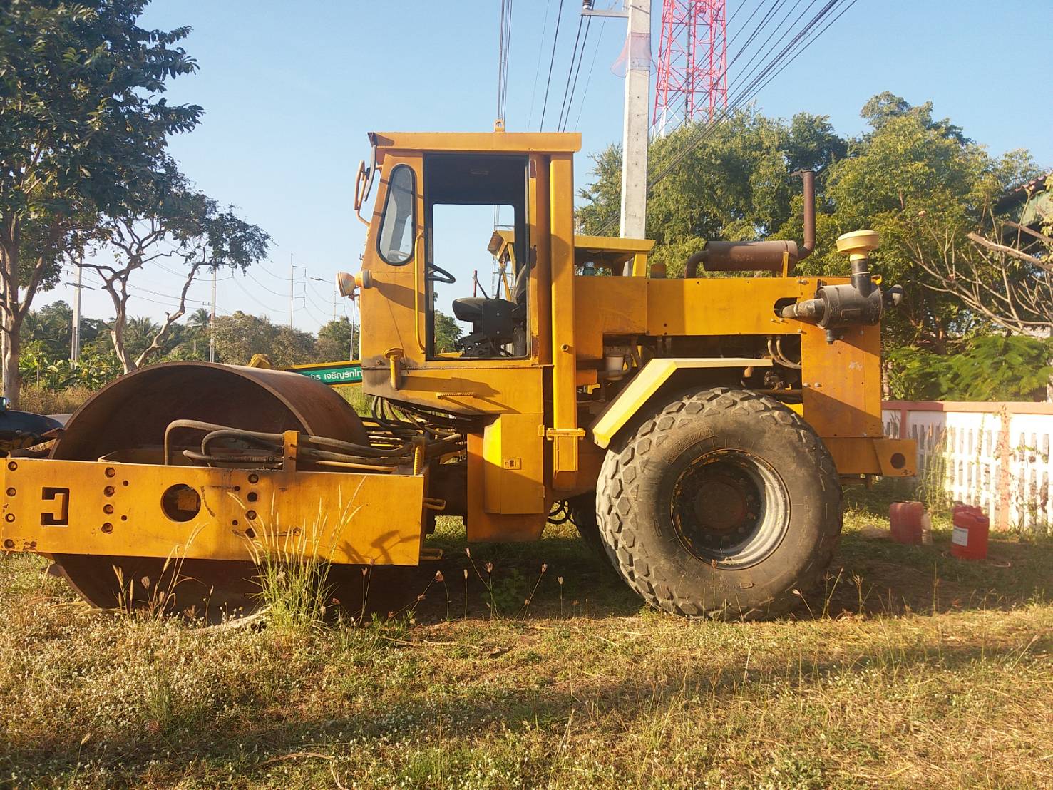 ขายรถบดสั่น 10ตันยี้ฮ้อ SINGTAI