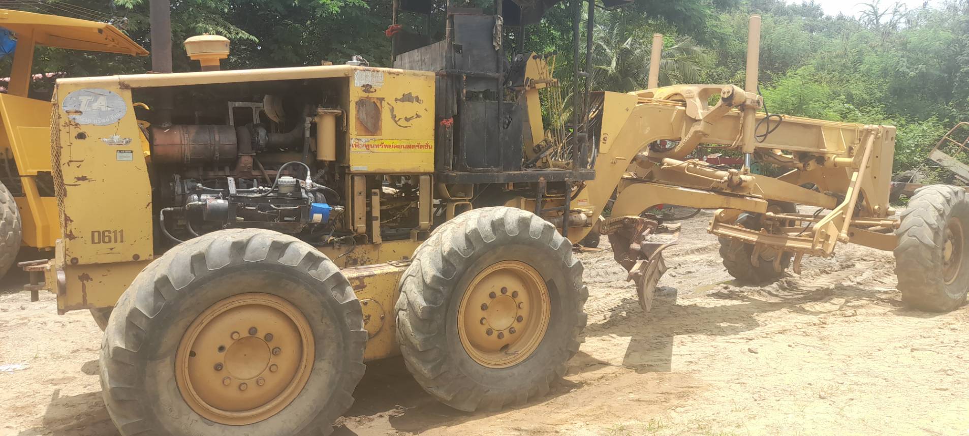 ขายรถเกรด KOMATSU GD611A เอวออ่น