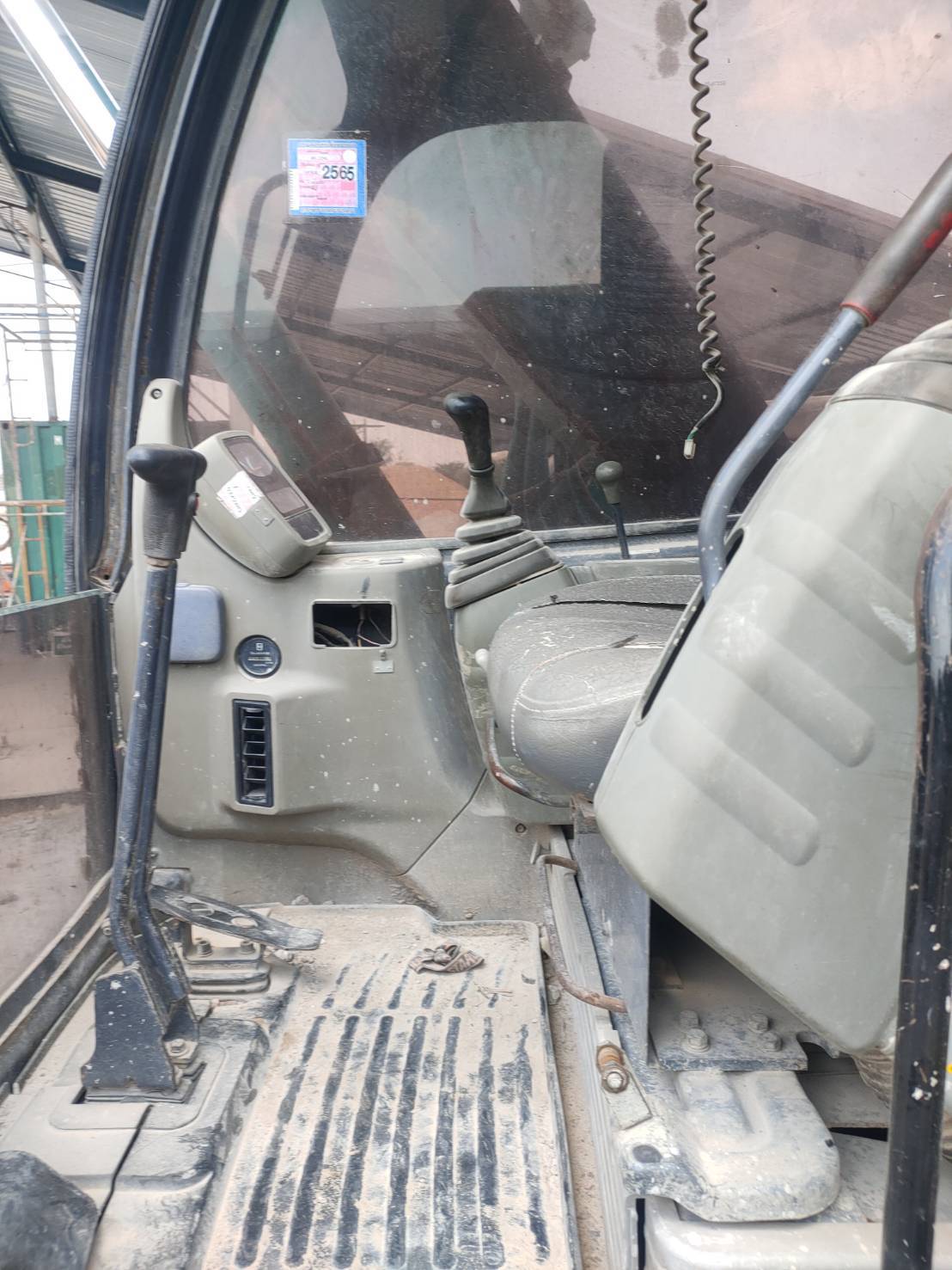 ขายรถแบคโฮ kobelco รุ่น YT04 เอกสารเล่มทะเบียน