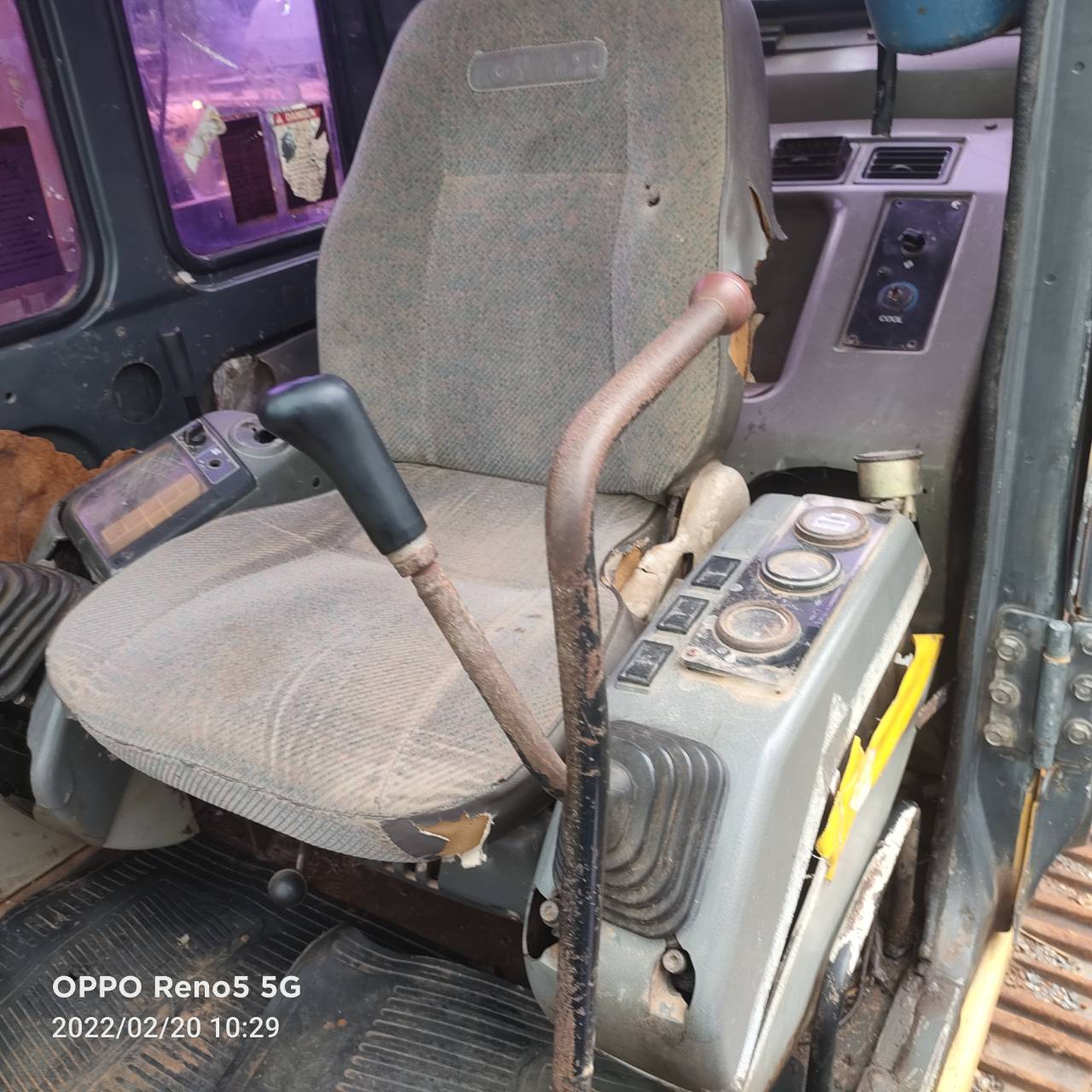 ขายรถแบคโฮ KOMATSU PC200-6 เอกสารเล่มทะเบียน