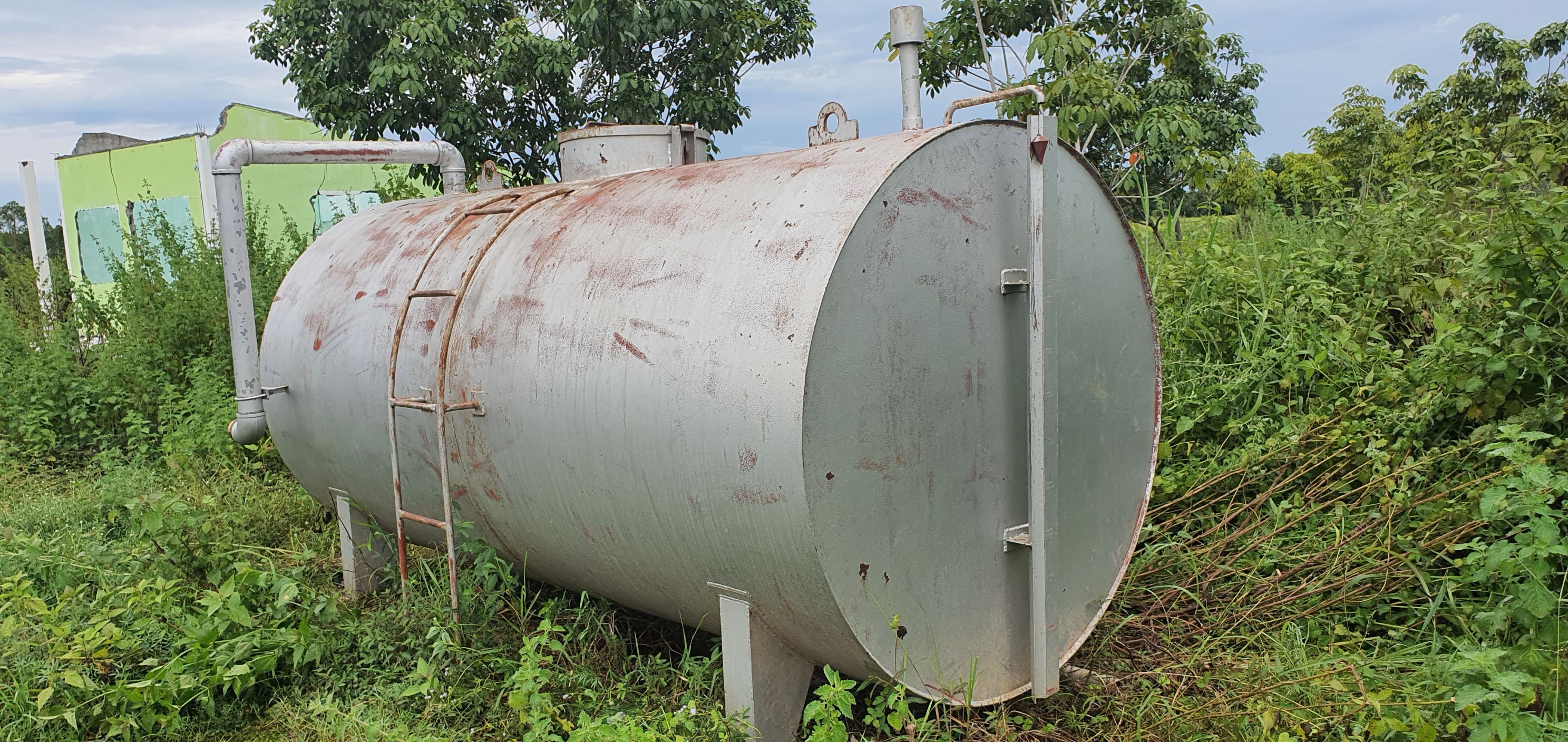 ขายถังน้ำมัน 5,000ลิตรสภาพพร้อมใช้